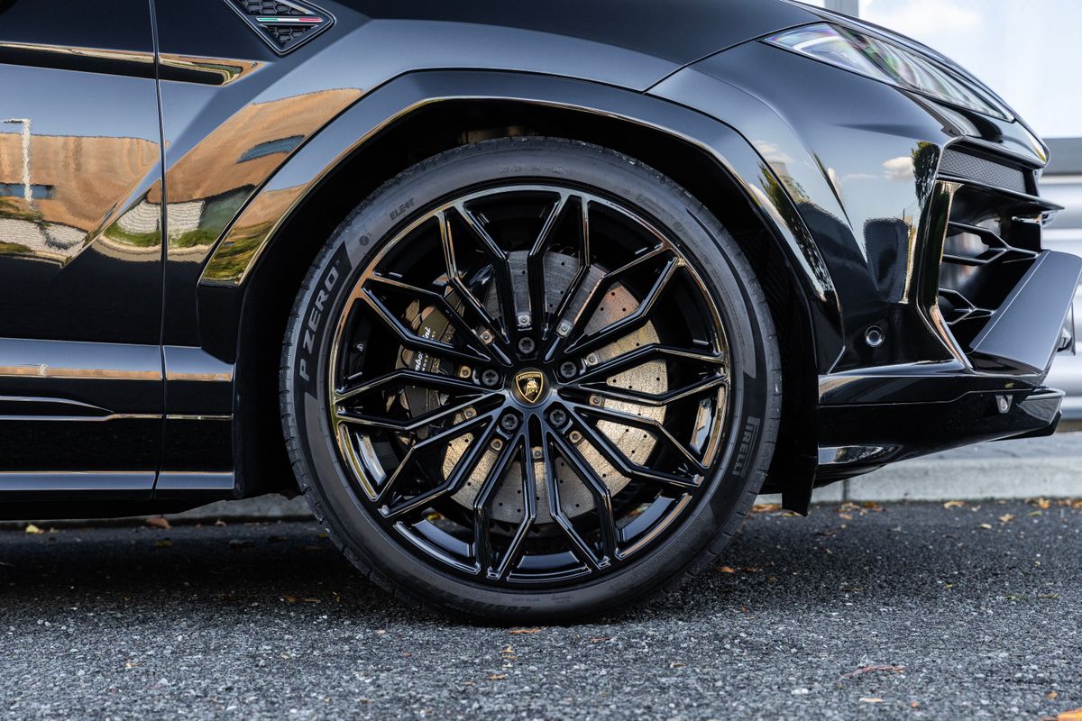 2025 Lamborghini Urus SE