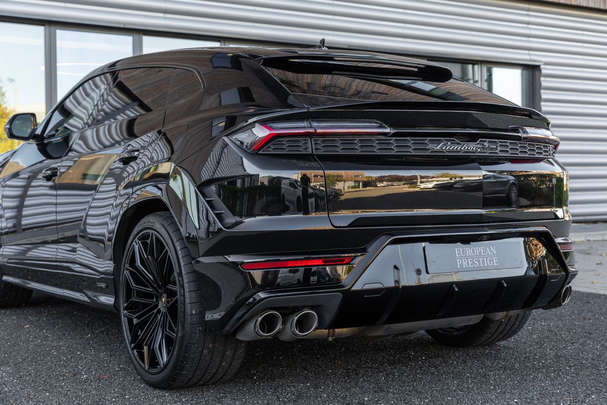 2025 Lamborghini Urus SE