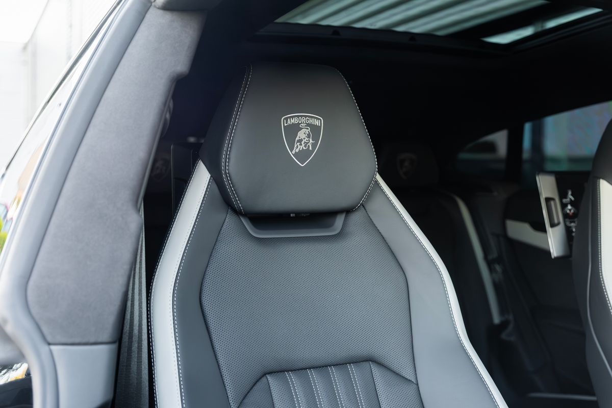 2025 Lamborghini Urus SE