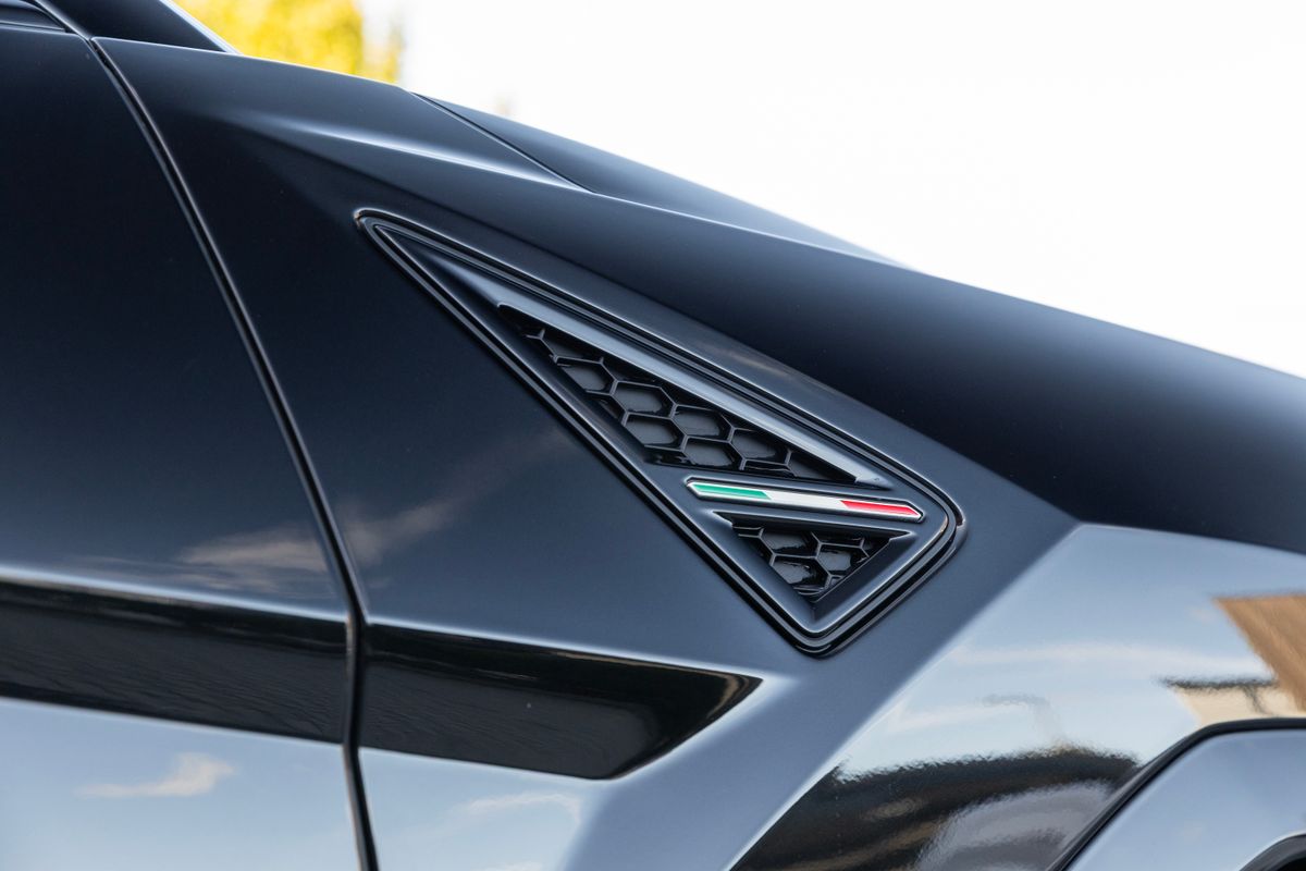 2025 Lamborghini Urus SE