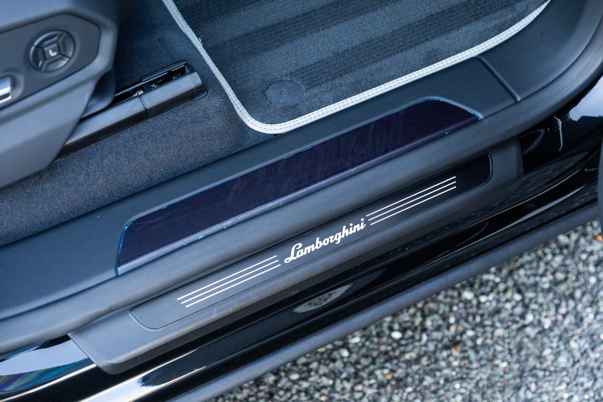 2025 Lamborghini Urus SE