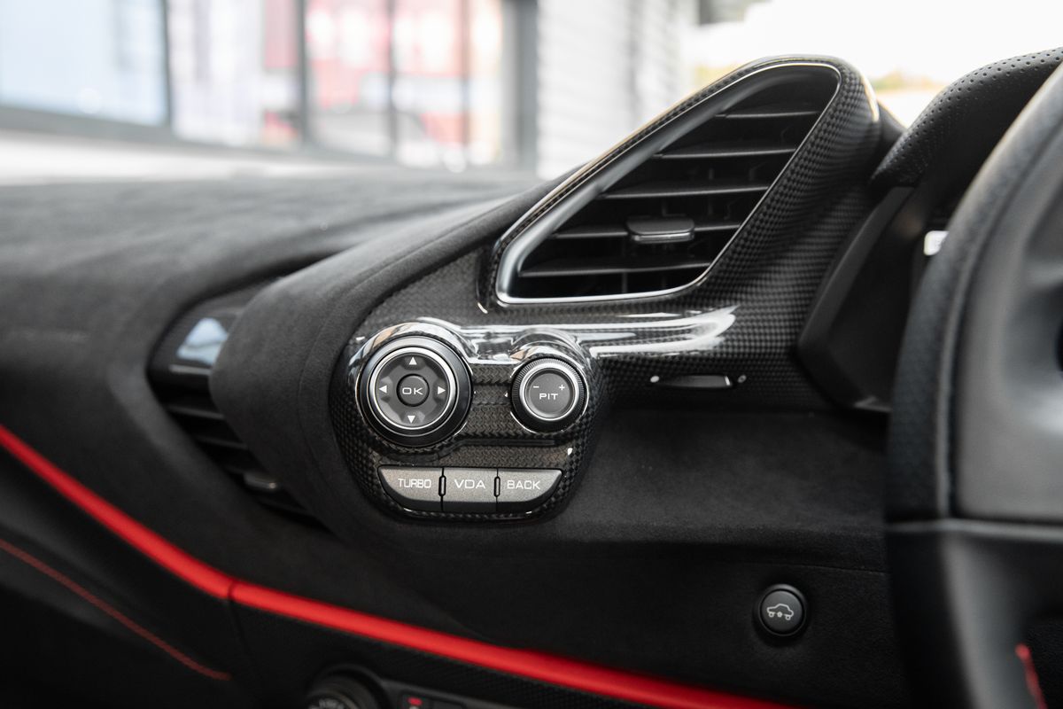 2020 Ferrari 488 Pista 3.9T V8 F1 DCT