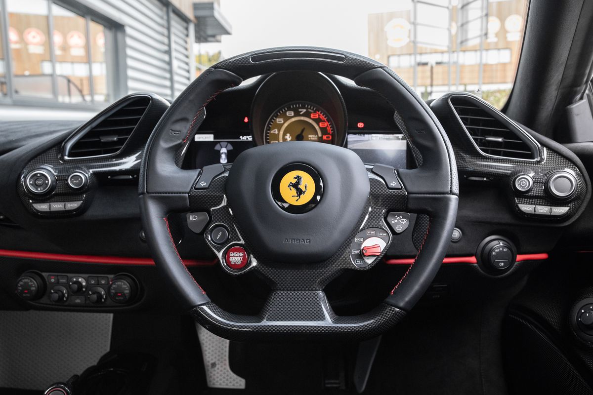 2020 Ferrari 488 Pista 3.9T V8 F1 DCT