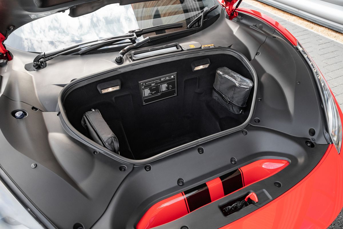 2020 Ferrari 488 Pista 3.9T V8 F1 DCT