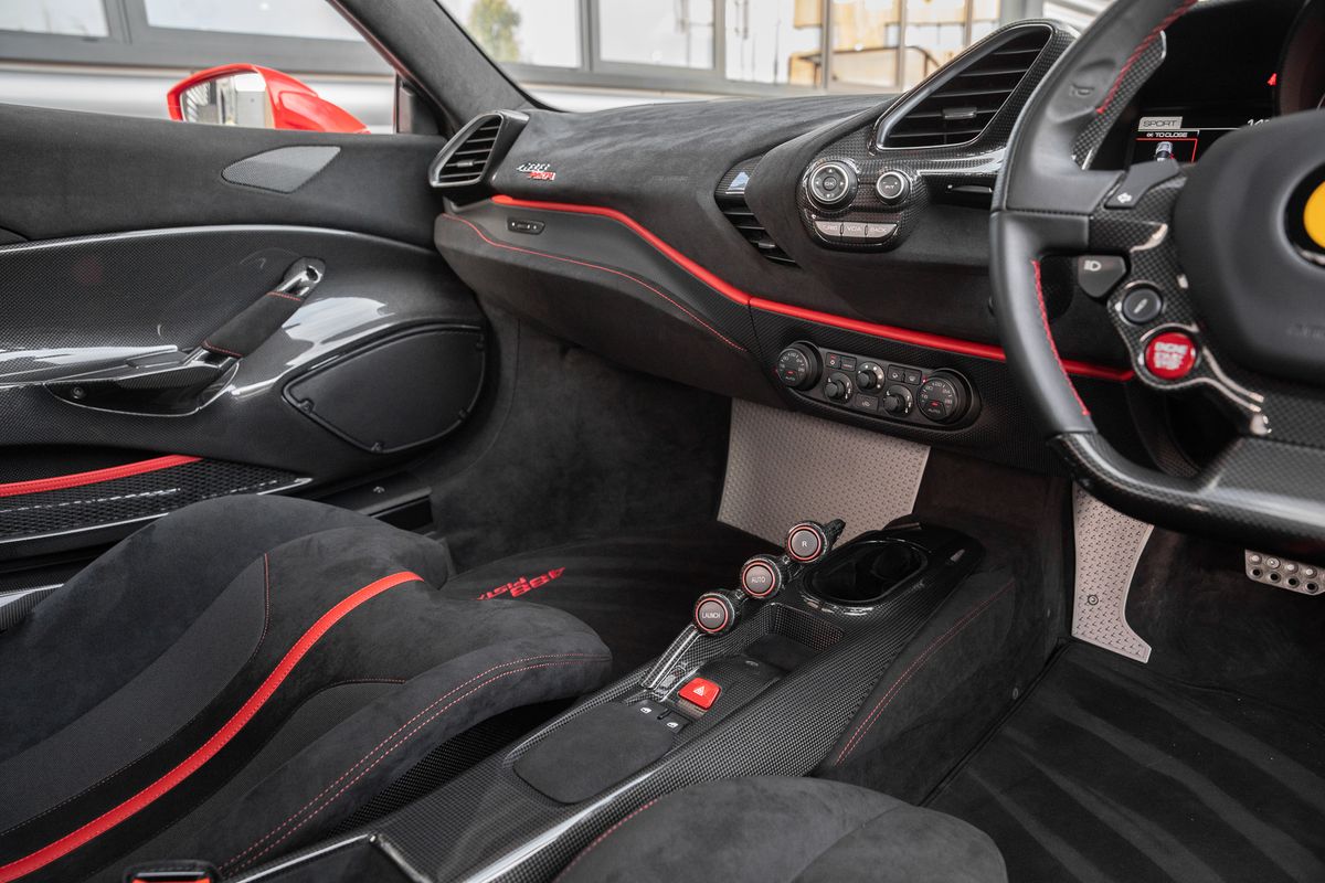 2020 Ferrari 488 Pista 3.9T V8 F1 DCT