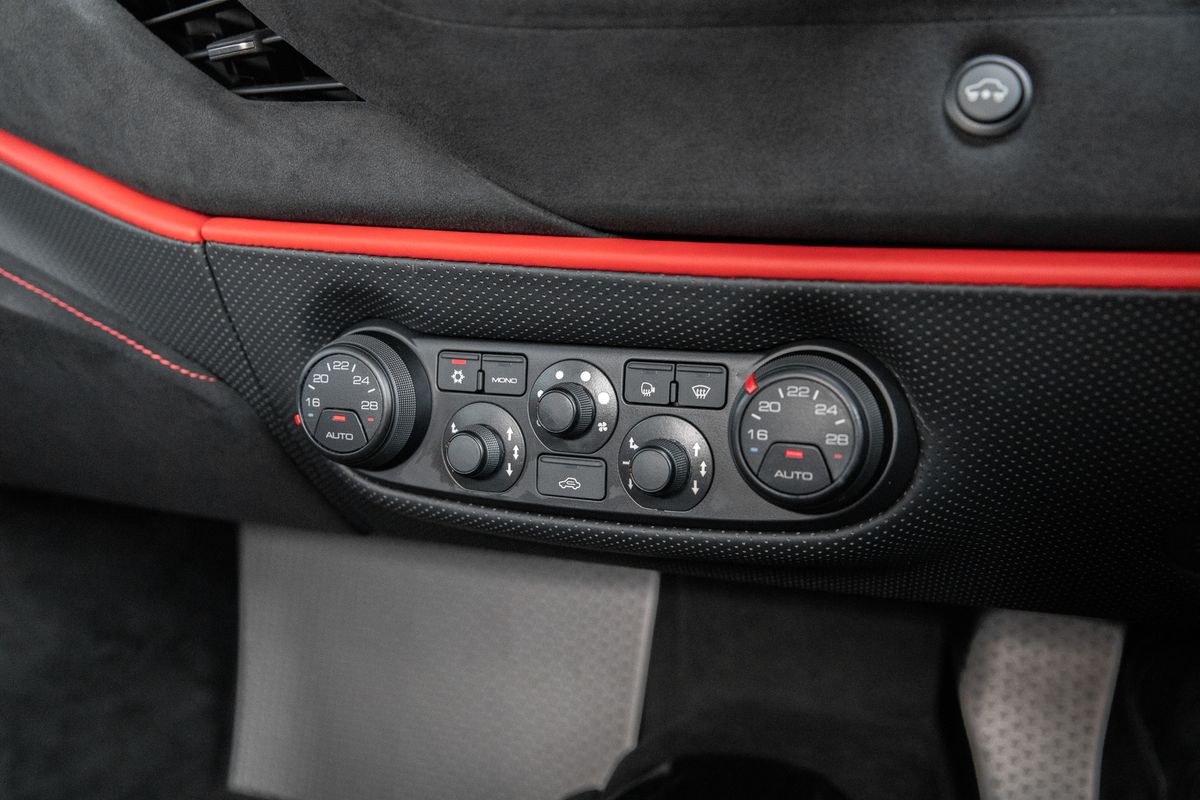 2020 Ferrari 488 Pista 3.9T V8 F1 DCT