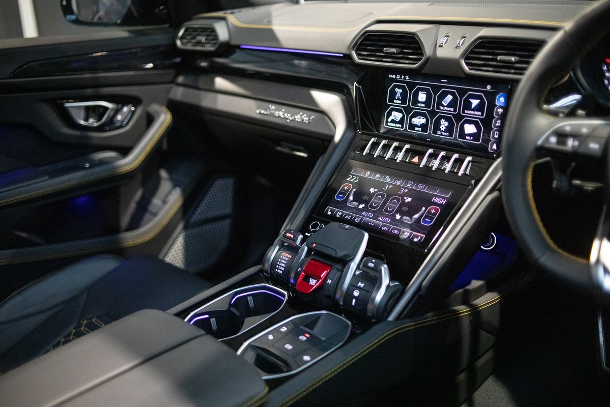 2021 Lamborghini Urus V8