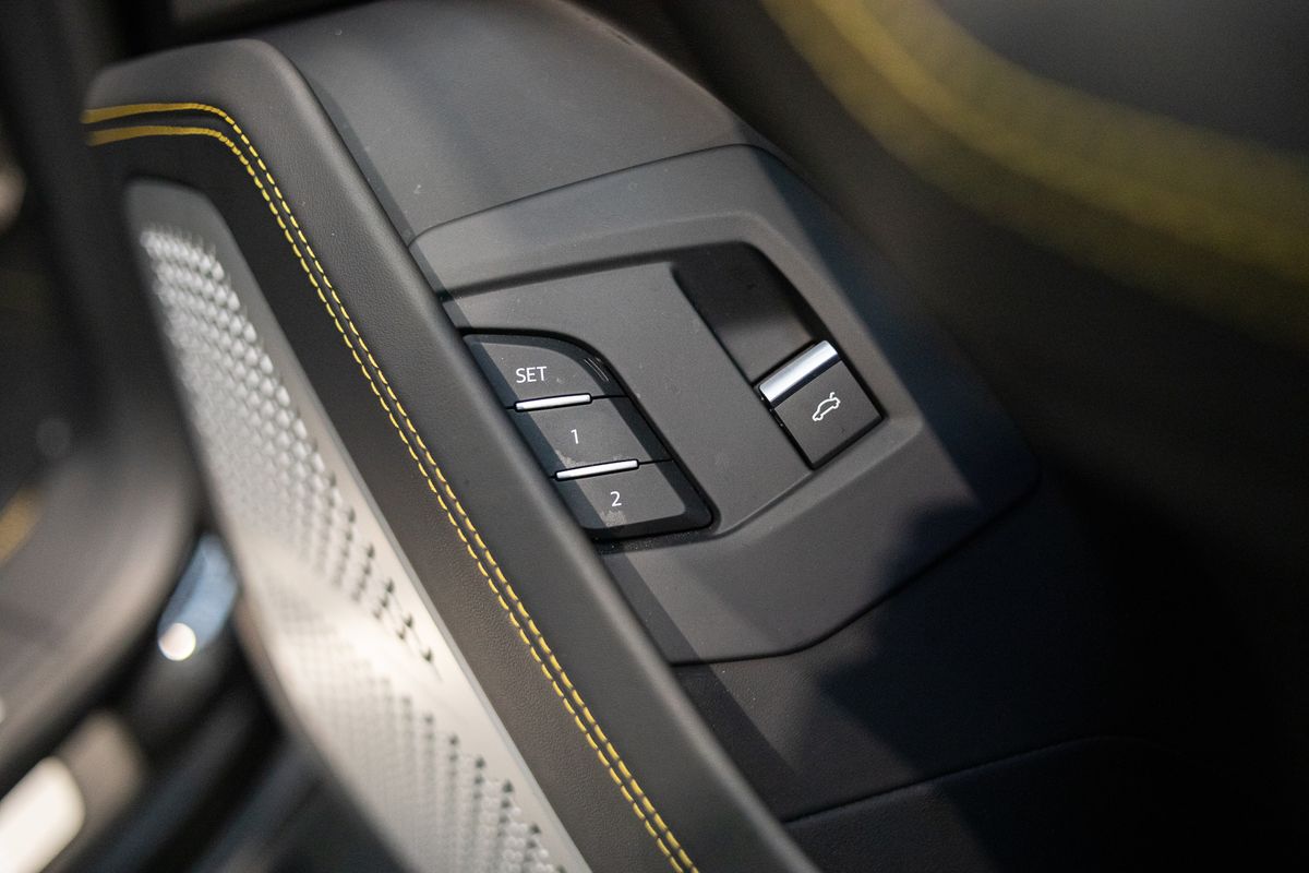 2021 Lamborghini Urus V8
