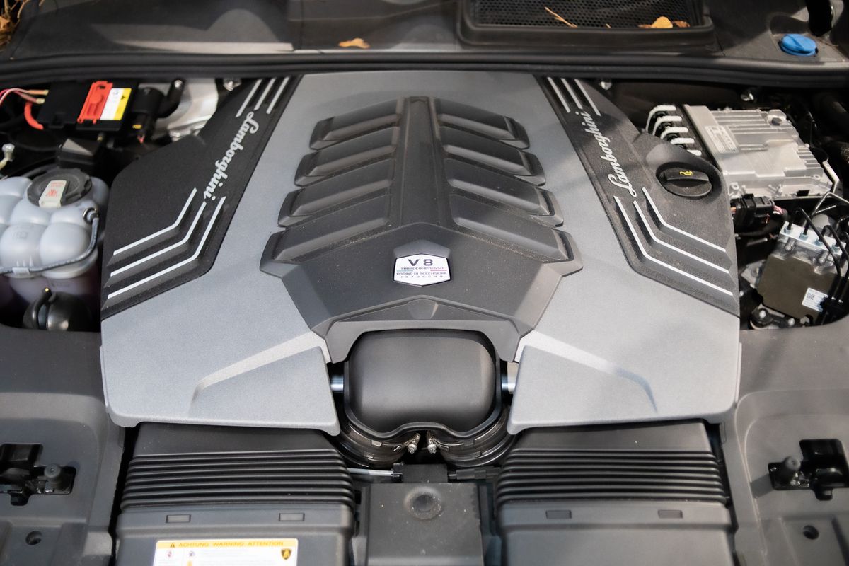 2021 Lamborghini Urus V8