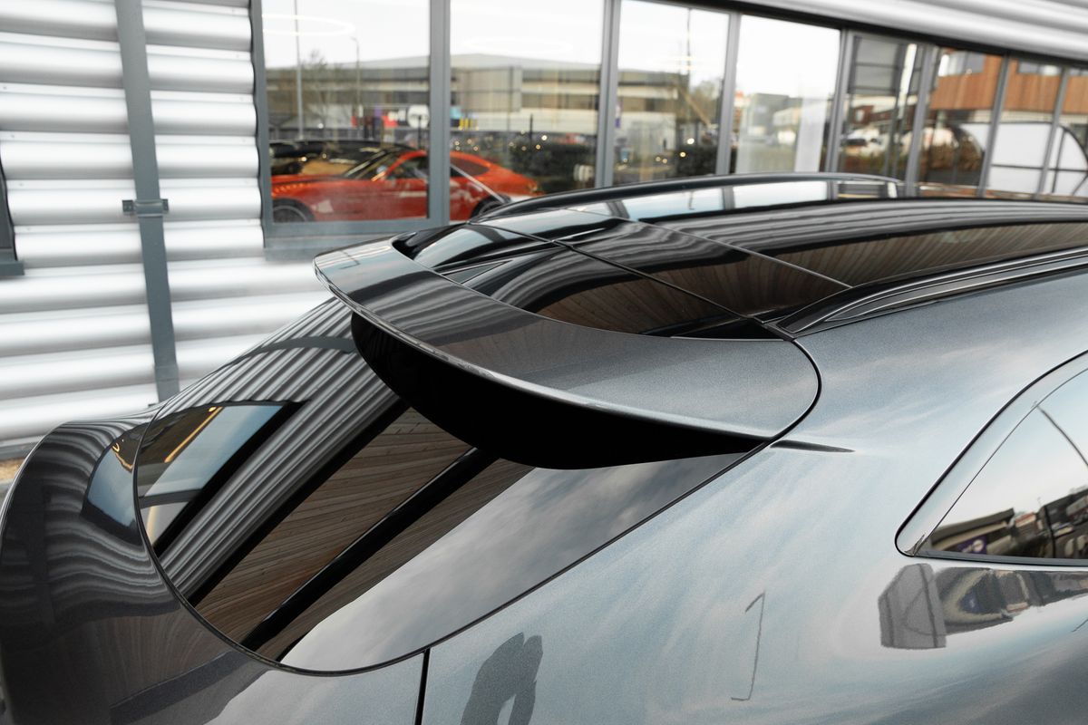 2021 Aston Martin DBX V8 1913 Edition