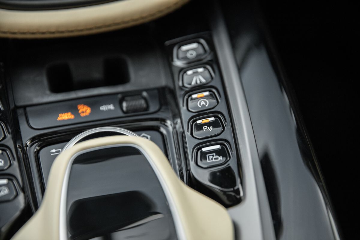 2021 Aston Martin DBX V8 1913 Edition