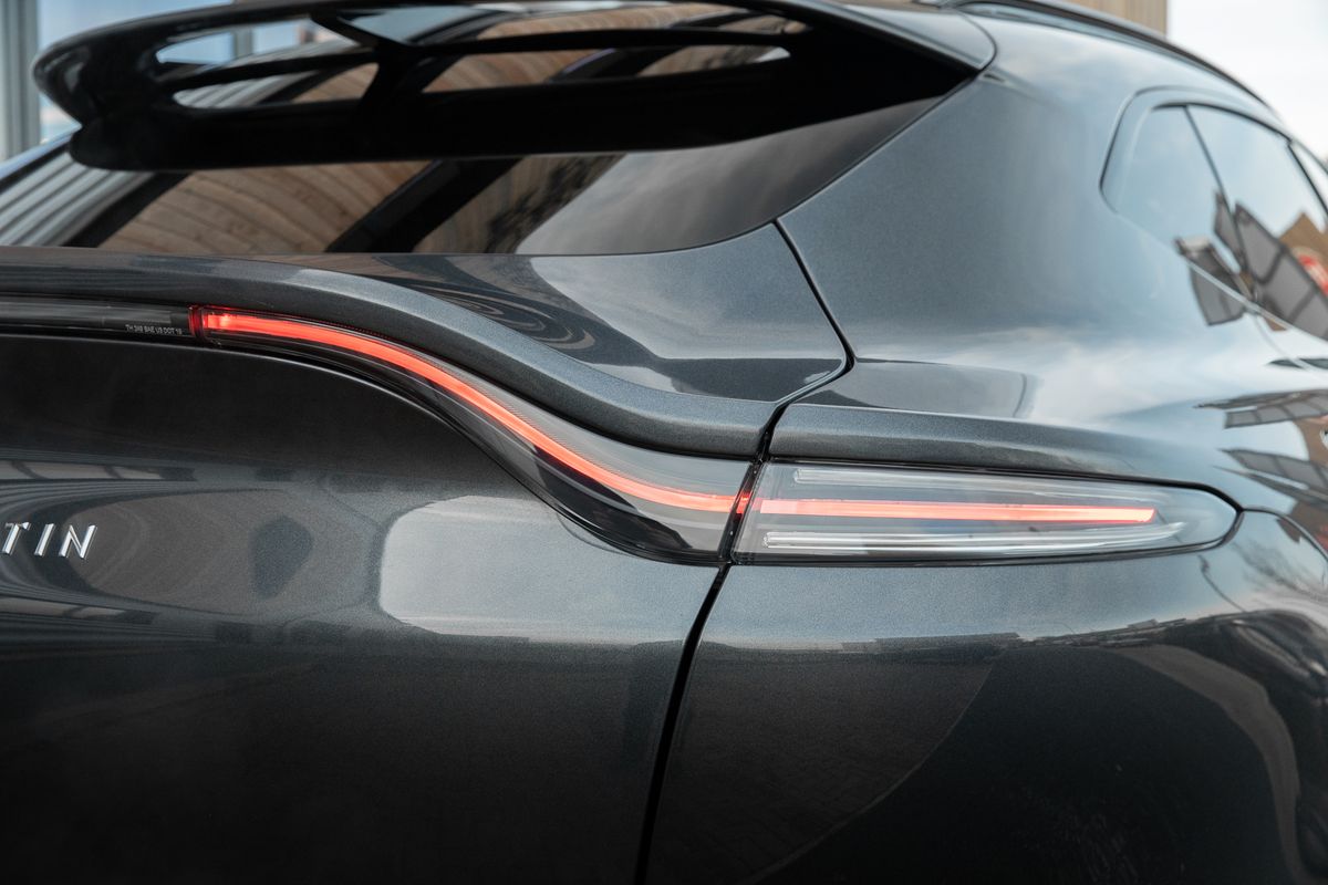 2021 Aston Martin DBX V8 1913 Edition