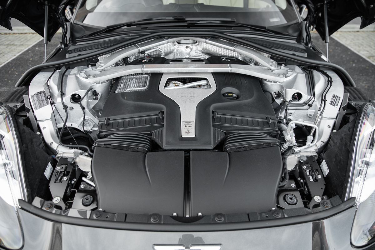 2021 Aston Martin DBX V8 1913 Edition