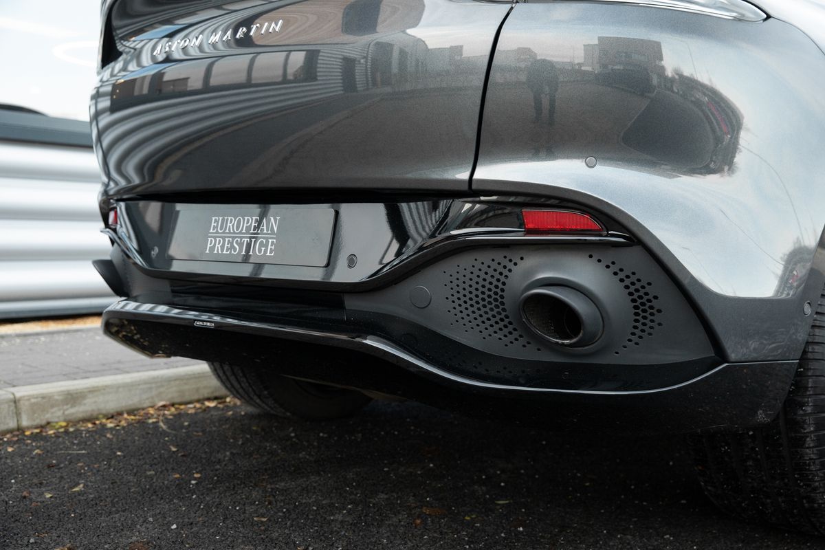 2021 Aston Martin DBX V8 1913 Edition