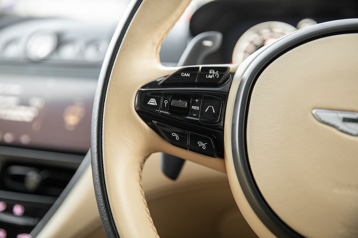 2021 Aston Martin DBX V8 1913 Edition