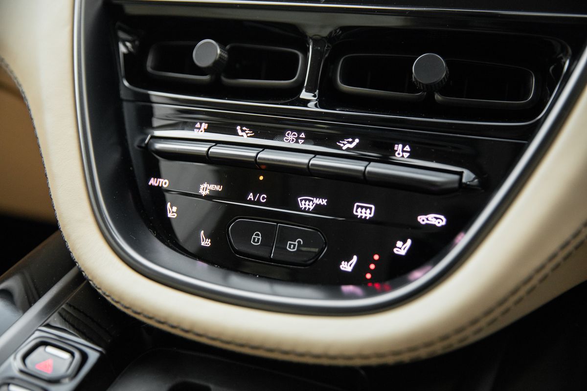 2021 Aston Martin DBX V8 1913 Edition