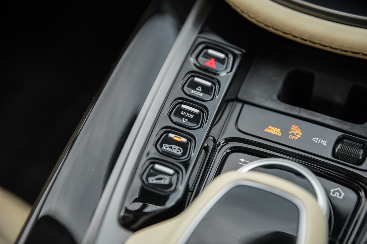 2021 Aston Martin DBX V8 1913 Edition