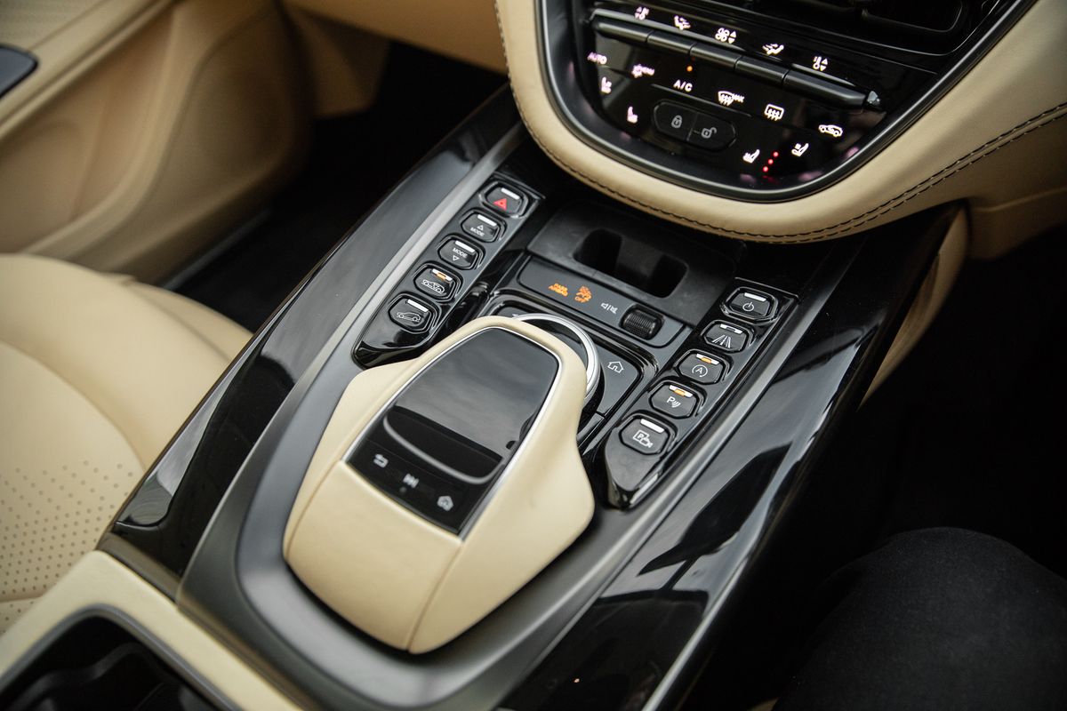 2021 Aston Martin DBX V8 1913 Edition