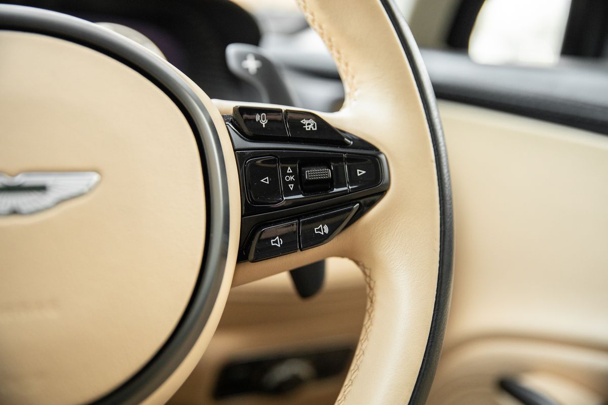 2021 Aston Martin DBX V8 1913 Edition