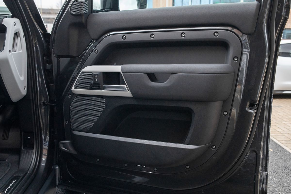 2022 Land Rover Defener URBAN 110 3.0 D250 MHEV X-Dynamic S