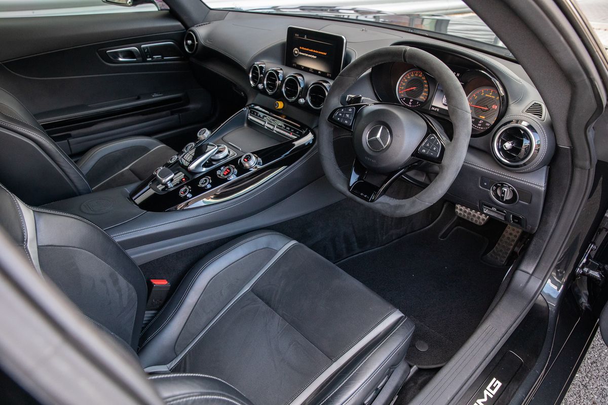 2019 Mercedes-Benz AMG GT-R Premium