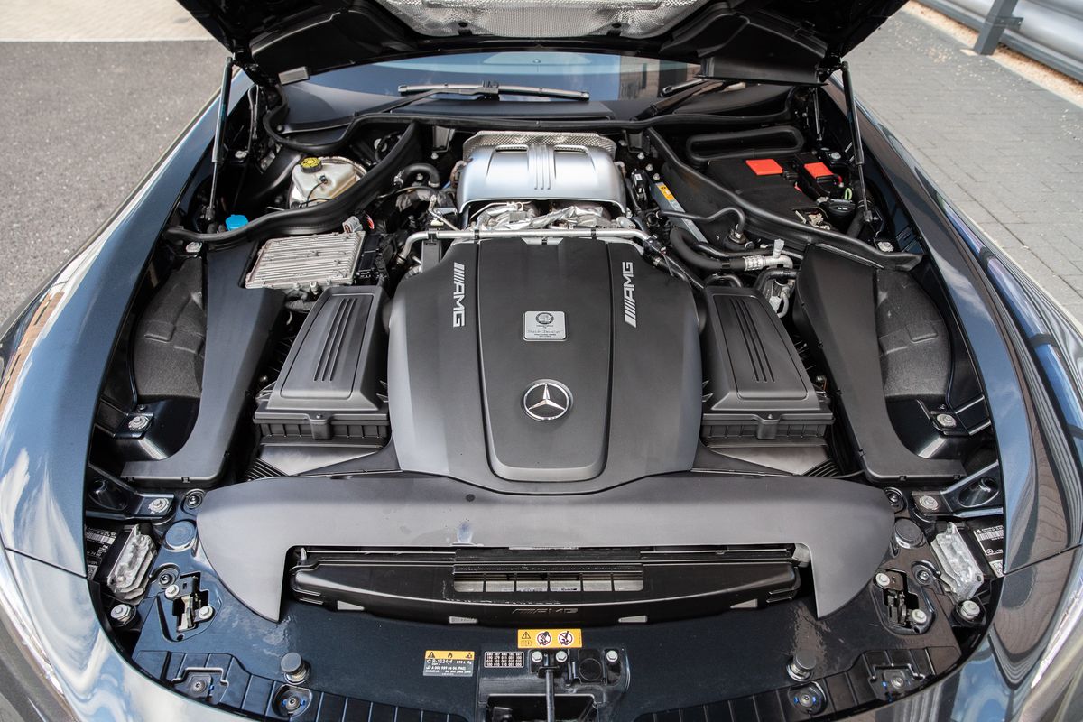 2019 Mercedes-Benz AMG GT-R Premium