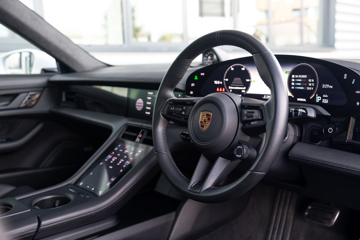 2020 Porsche Taycan Turbo