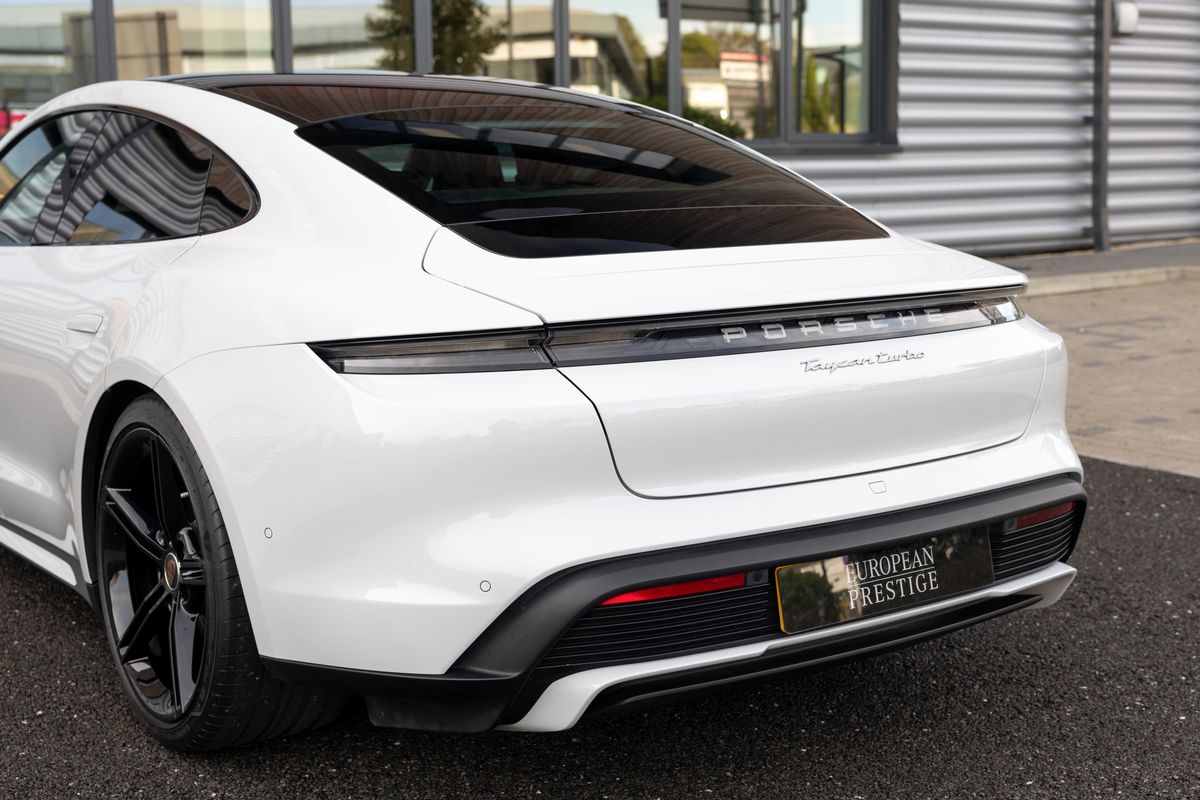 2020 Porsche Taycan Turbo
