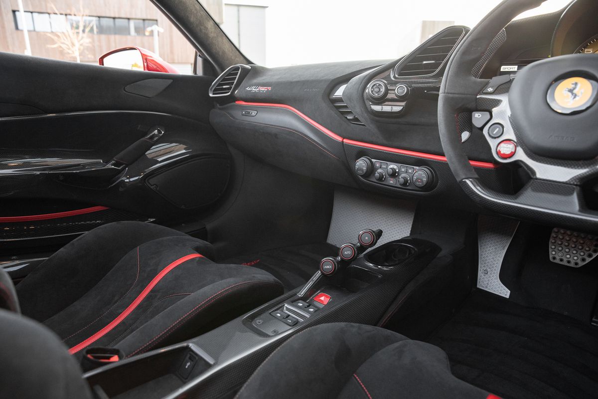 2020 Ferrari 488 Pista Spider 3.9T DCT