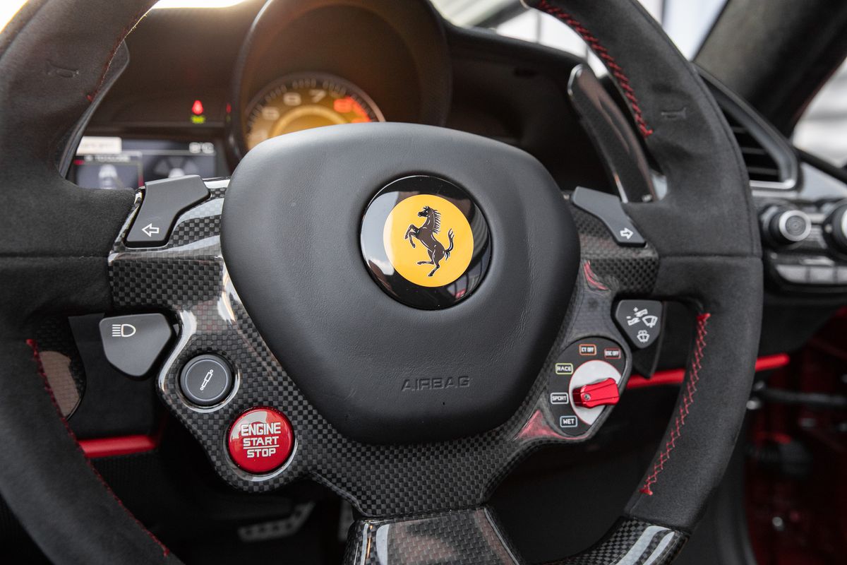 2020 Ferrari 488 Pista Spider 3.9T DCT