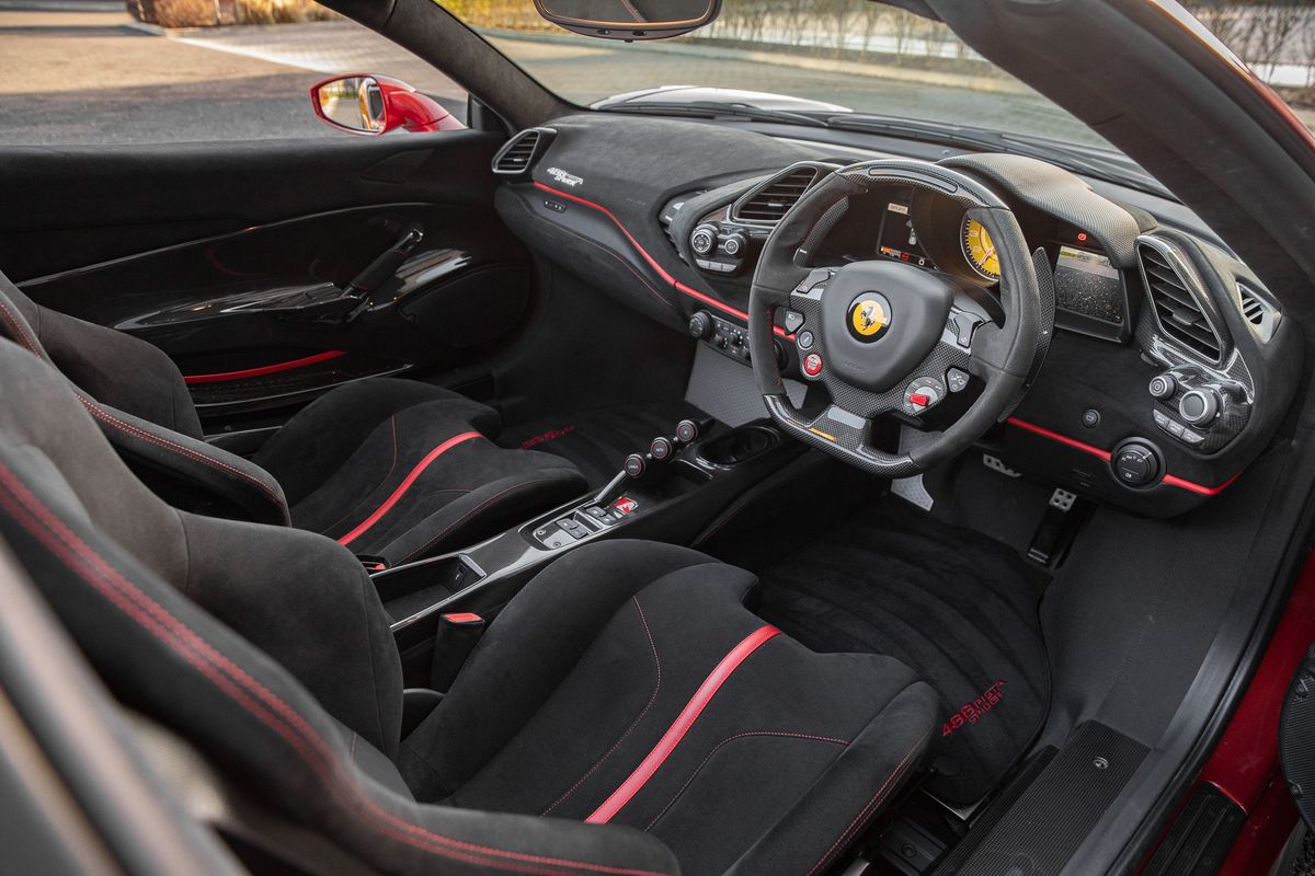 2020 Ferrari 488 Pista Spider 3.9T DCT
