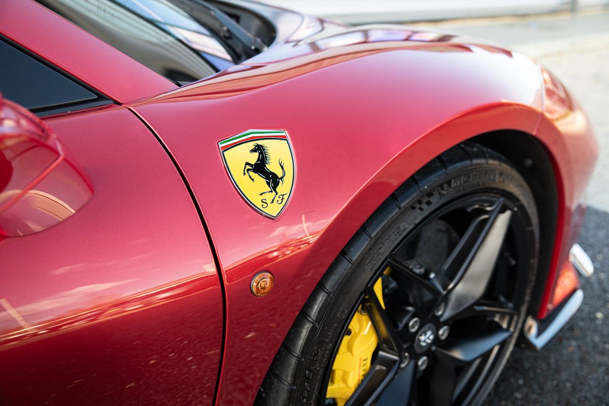 2020 Ferrari 488 Pista Spider 3.9T DCT