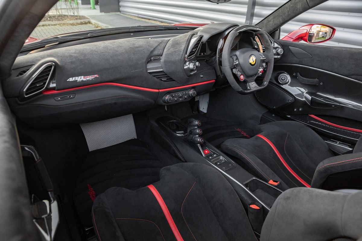 2020 Ferrari 488 Pista Spider 3.9T DCT