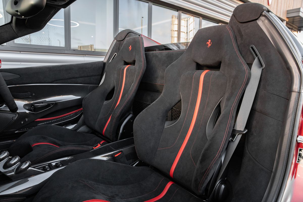 2020 Ferrari 488 Pista Spider 3.9T DCT