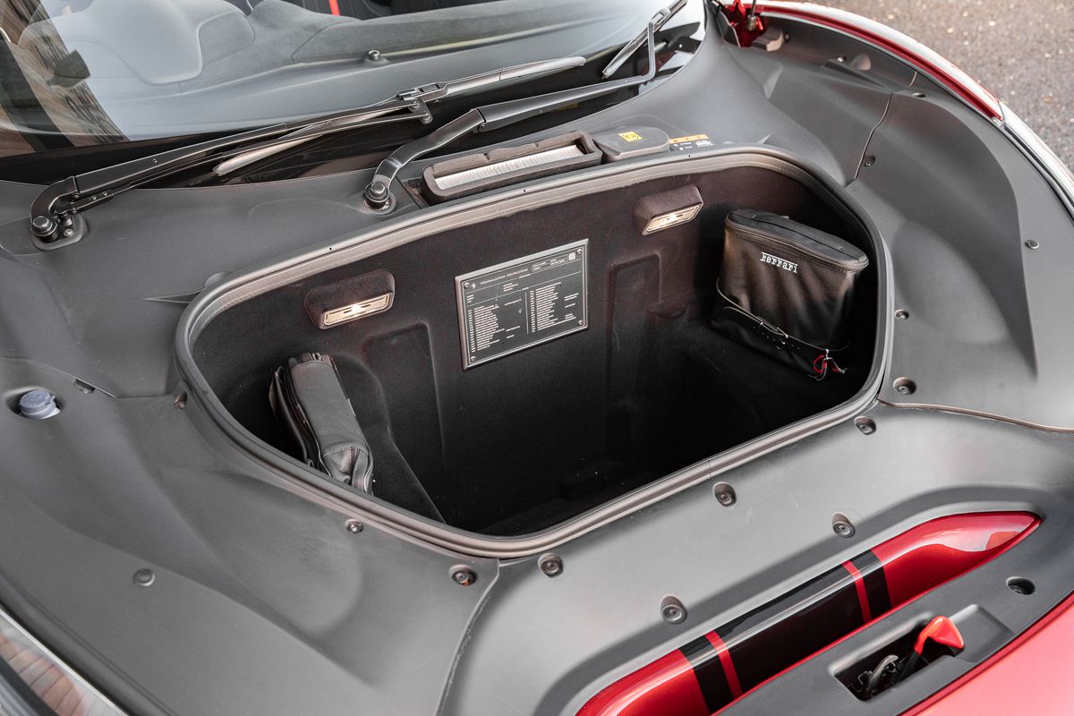 2020 Ferrari 488 Pista Spider 3.9T DCT