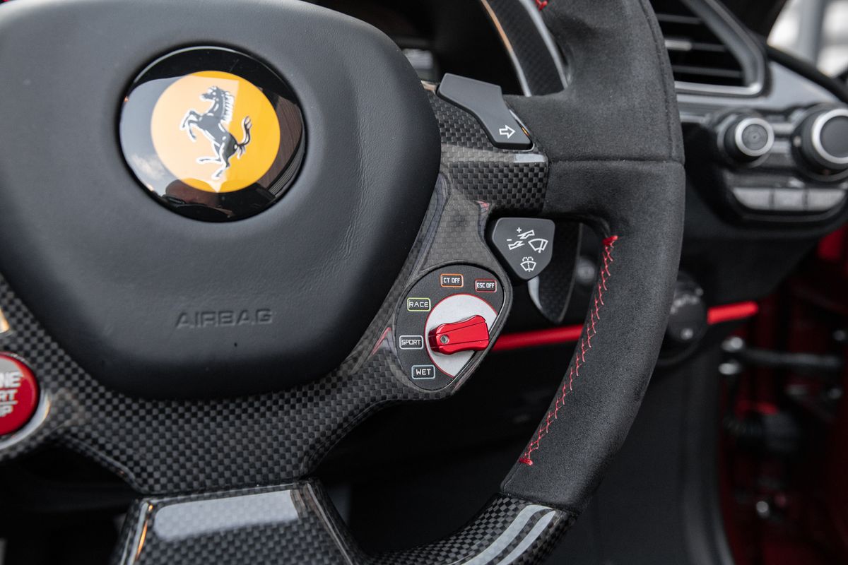 2020 Ferrari 488 Pista Spider 3.9T DCT