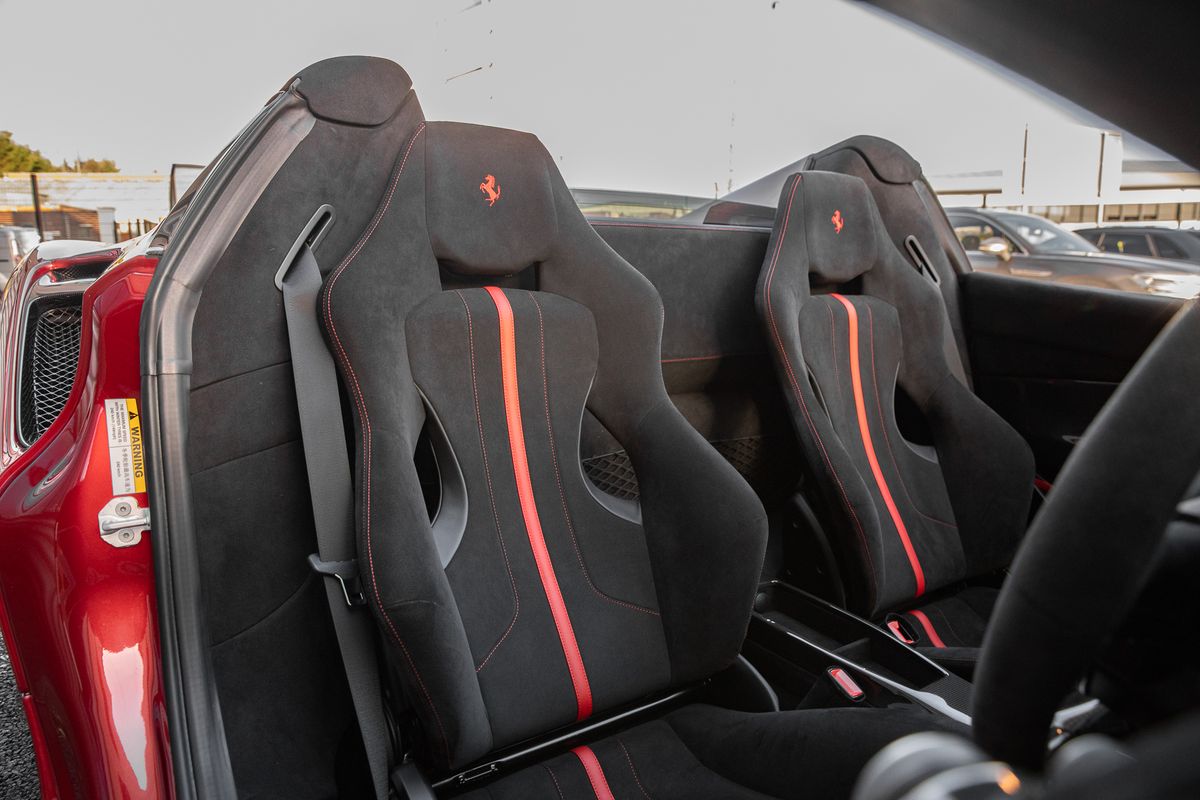 2020 Ferrari 488 Pista Spider 3.9T DCT