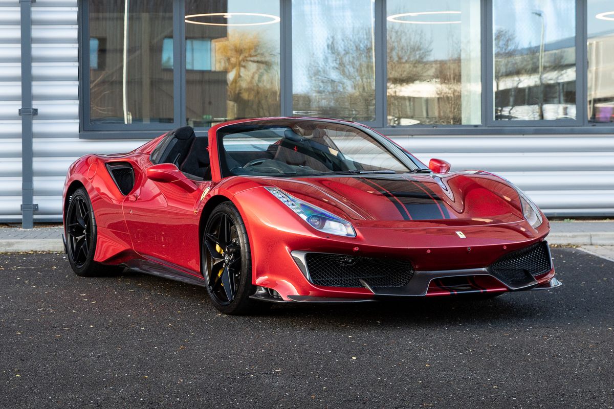 2020 Ferrari 488 Pista Spider 3.9T DCT
