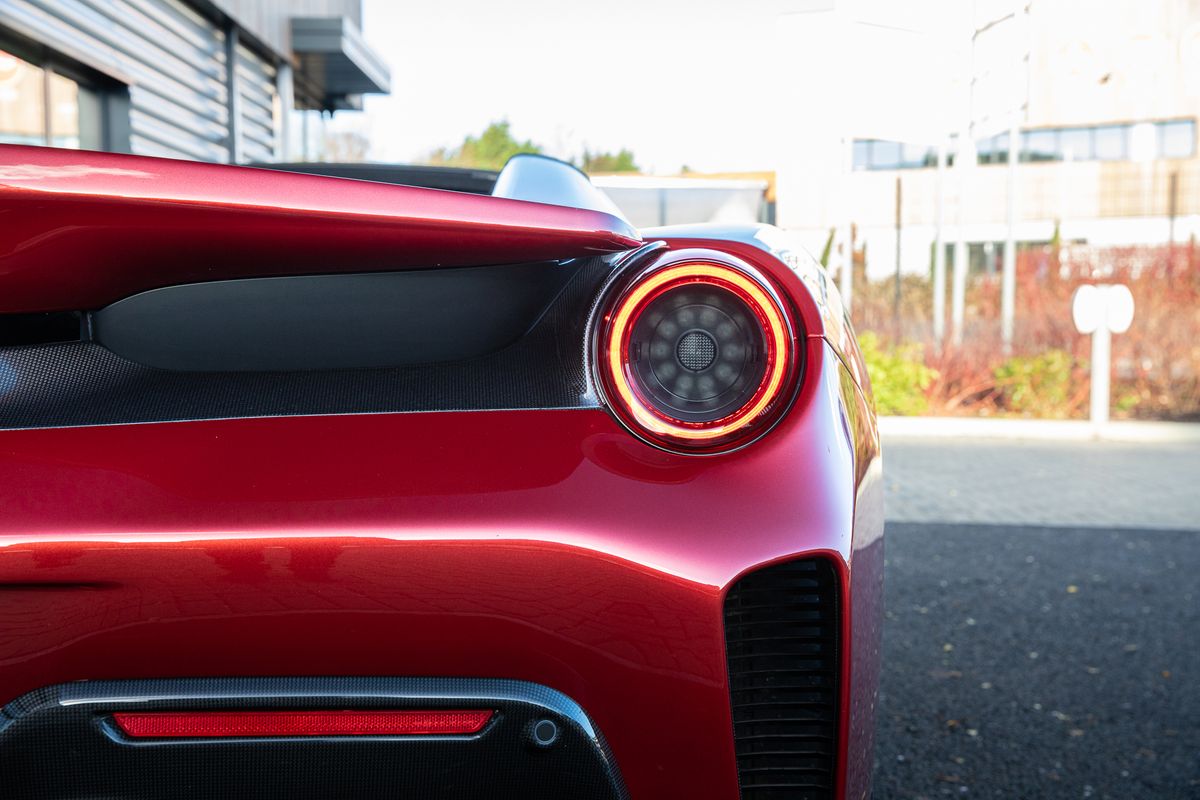 2020 Ferrari 488 Pista Spider 3.9T DCT