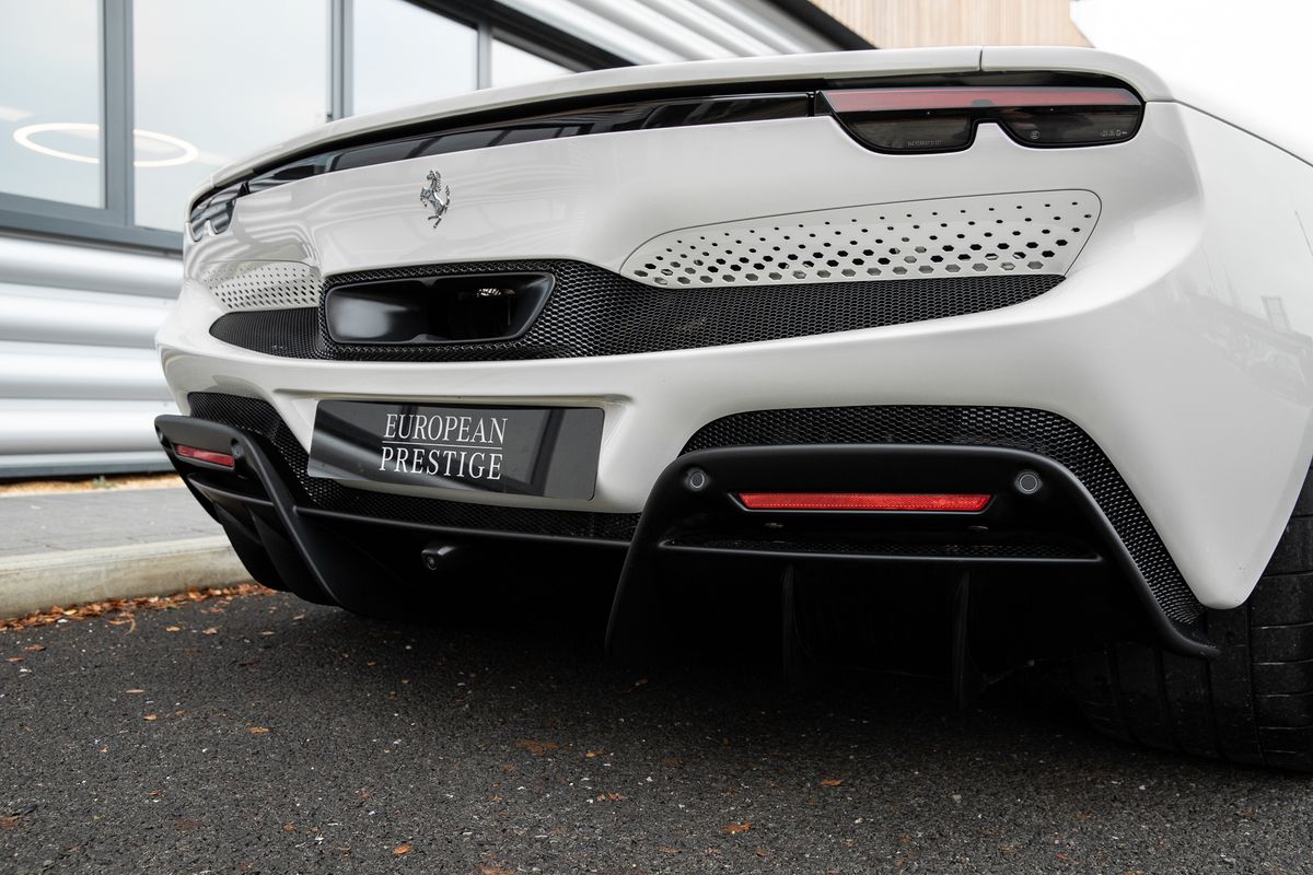 2022 Ferrari 296 GTB 3.0T V6 7.45kWh F1 DCT