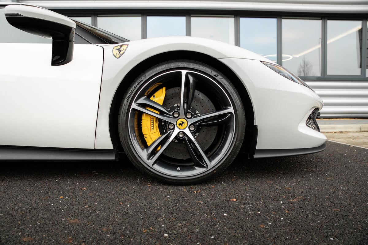 2022 Ferrari 296 GTB 3.0T V6 7.45kWh F1 DCT