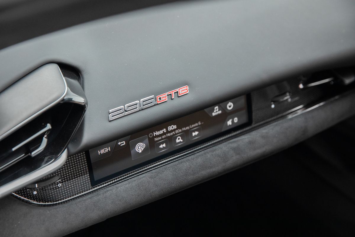 2022 Ferrari 296 GTB 3.0T V6 7.45kWh F1 DCT