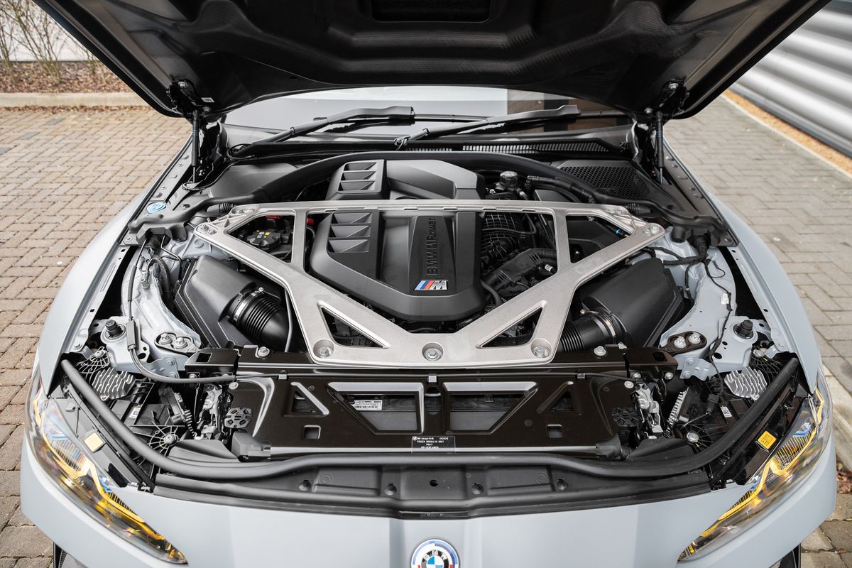 2023 BMW M4 CSL 3.0 BiTurbo Steptronic