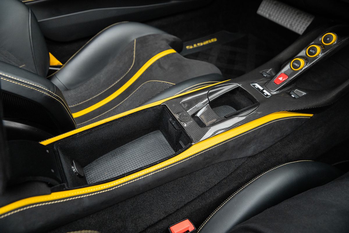 2020 Ferrari 812 GTS