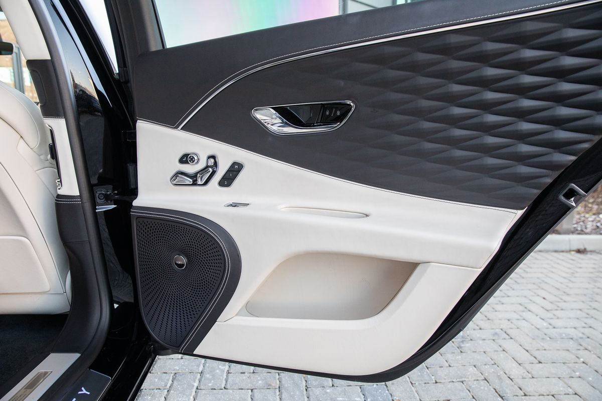 2022 Bentley Flying Spur V8