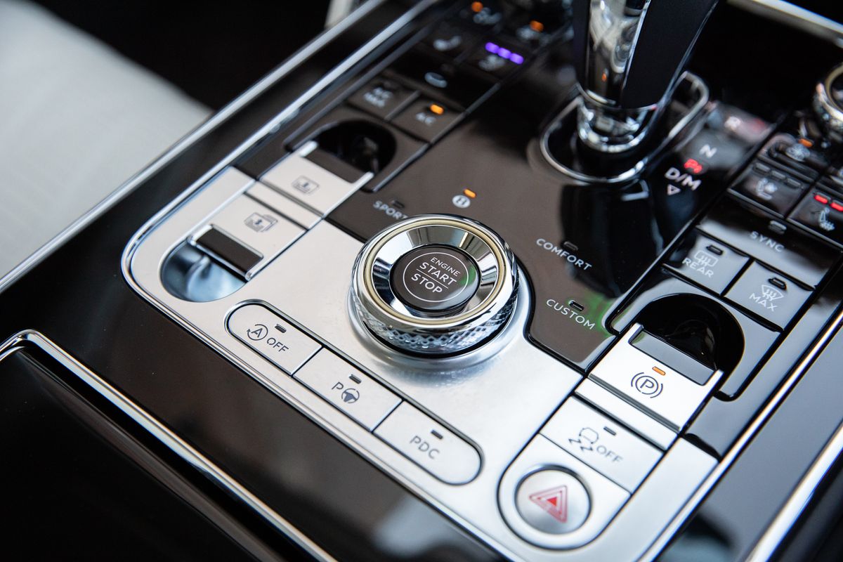 2022 Bentley Flying Spur V8