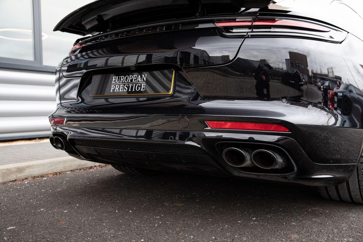 2019 Porsche Panamera Turbo S E-Hybrid