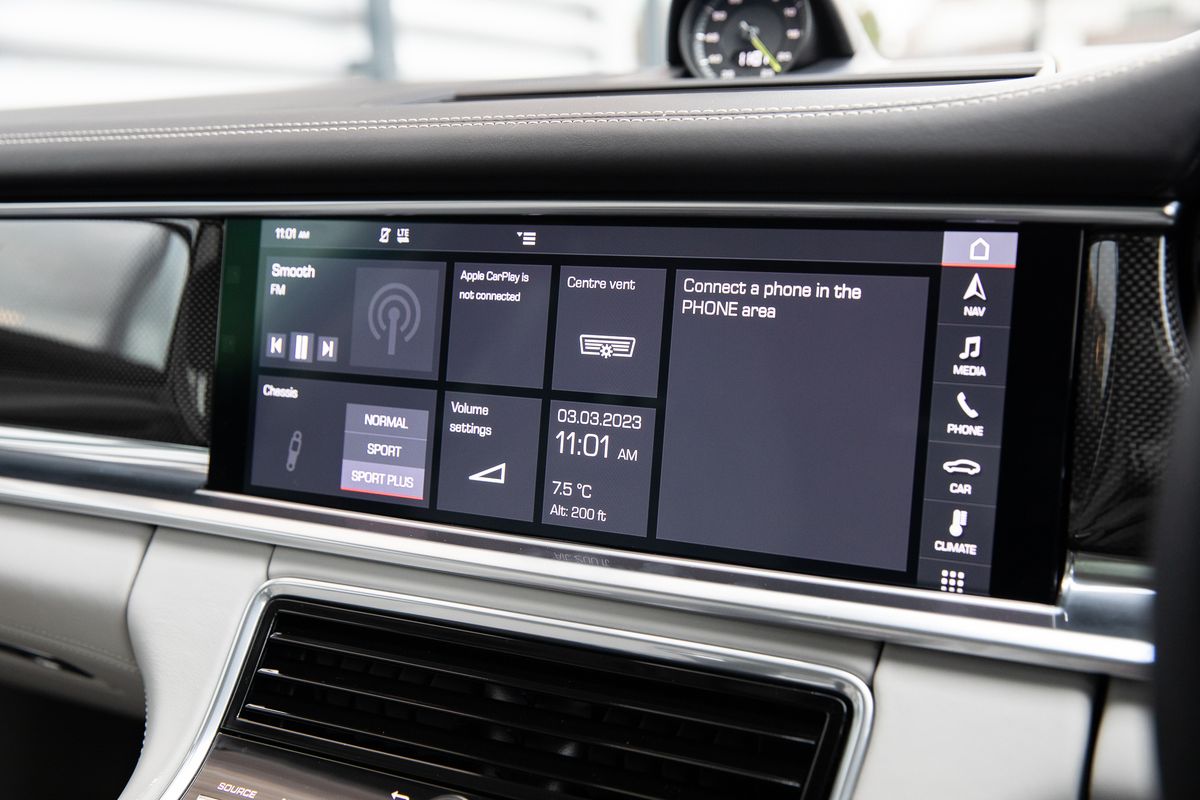 2019 Porsche Panamera Turbo S E-Hybrid