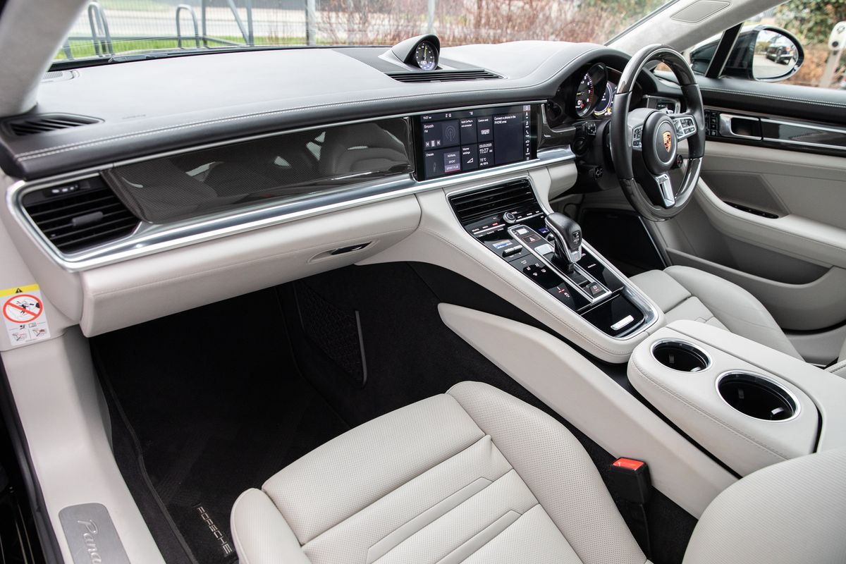 2019 Porsche Panamera Turbo S E-Hybrid
