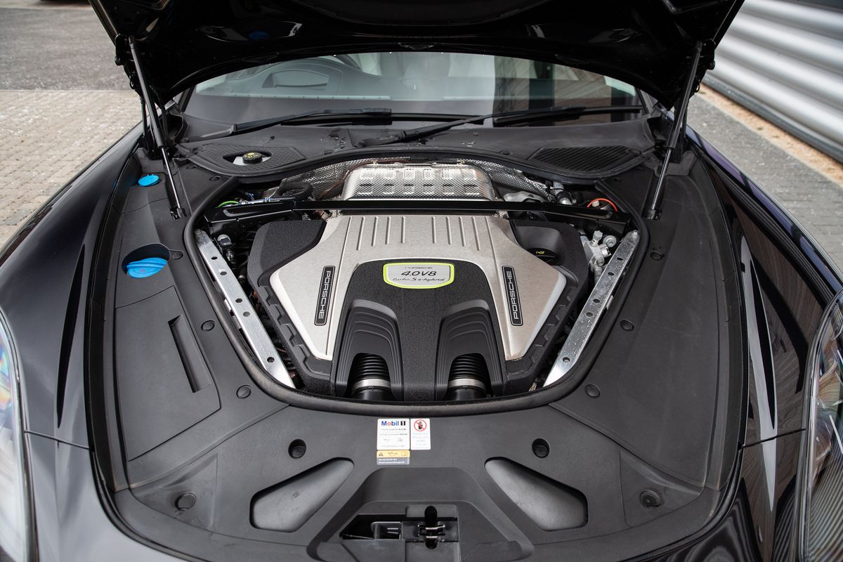 2019 Porsche Panamera Turbo S E-Hybrid